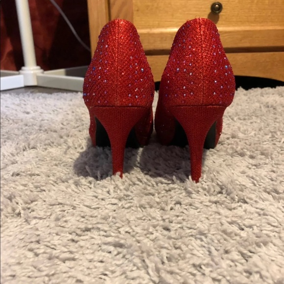 Red High Heels - Picture 2 of 4